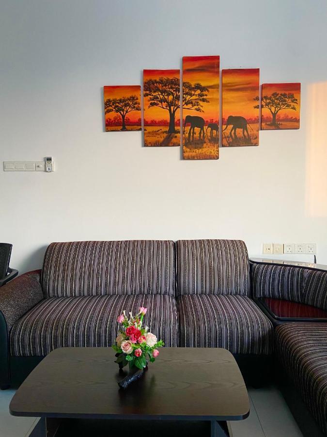 Sea View A Apartment Dehiwala-Mount Lavinia Bagian luar foto