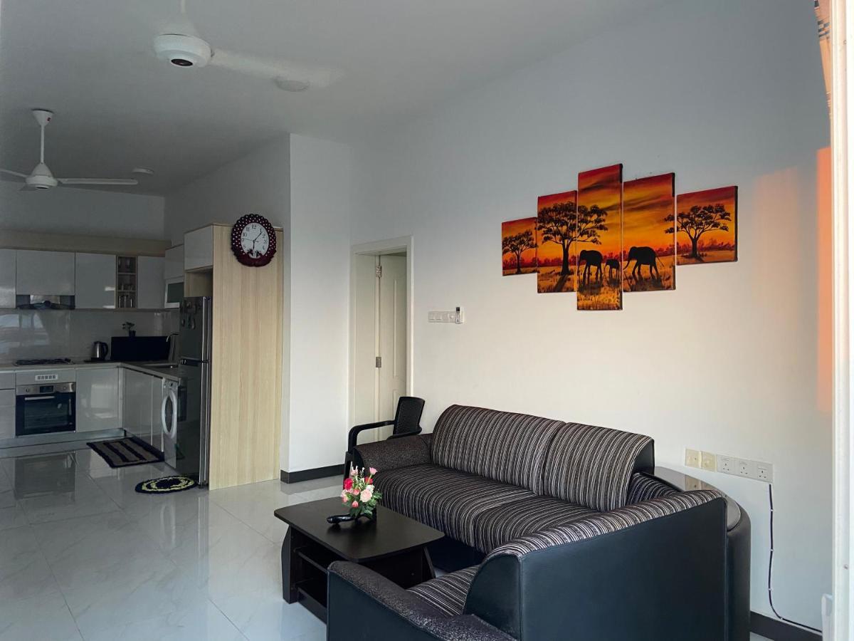 Sea View A Apartment Dehiwala-Mount Lavinia Bagian luar foto
